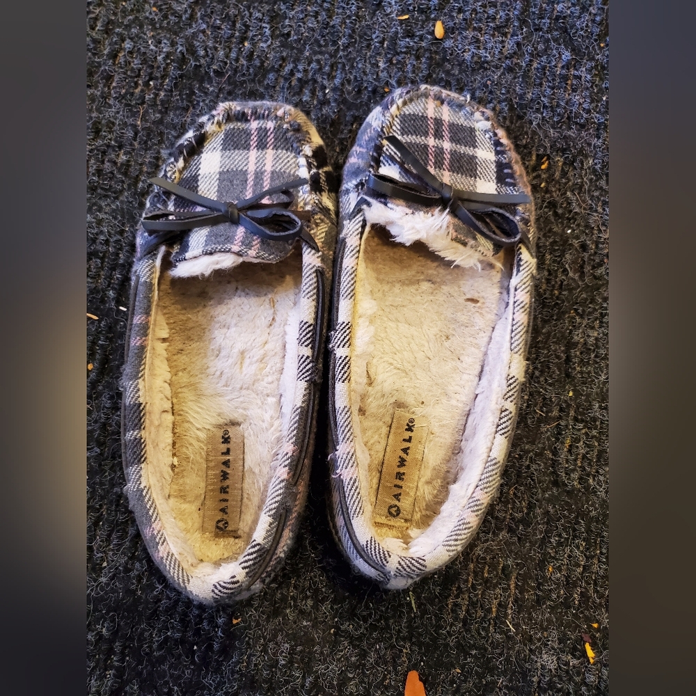 Well Worn Airwalk Checkered Slippers - Black and White